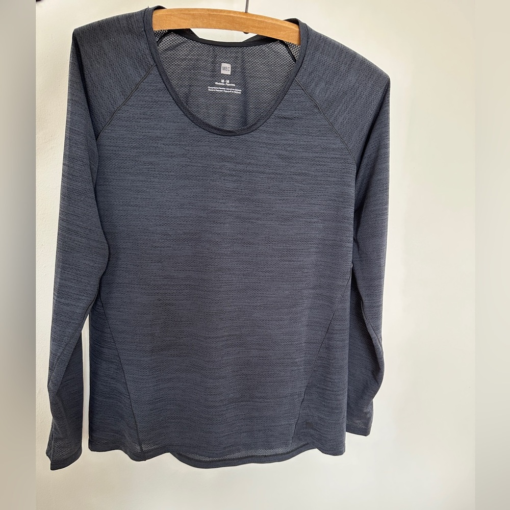 Lightweight training shirt